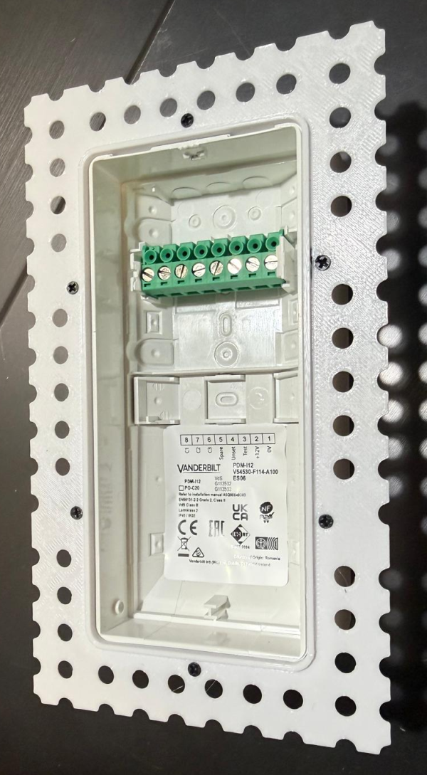 flashMount4 Obudowa podtynkowa dla czujki PDM-I12